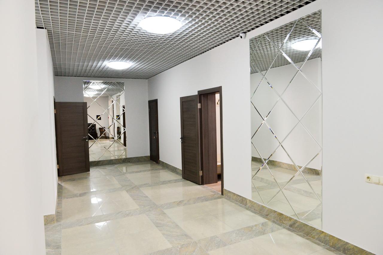 Grad Hotel Ashmyany Esterno foto