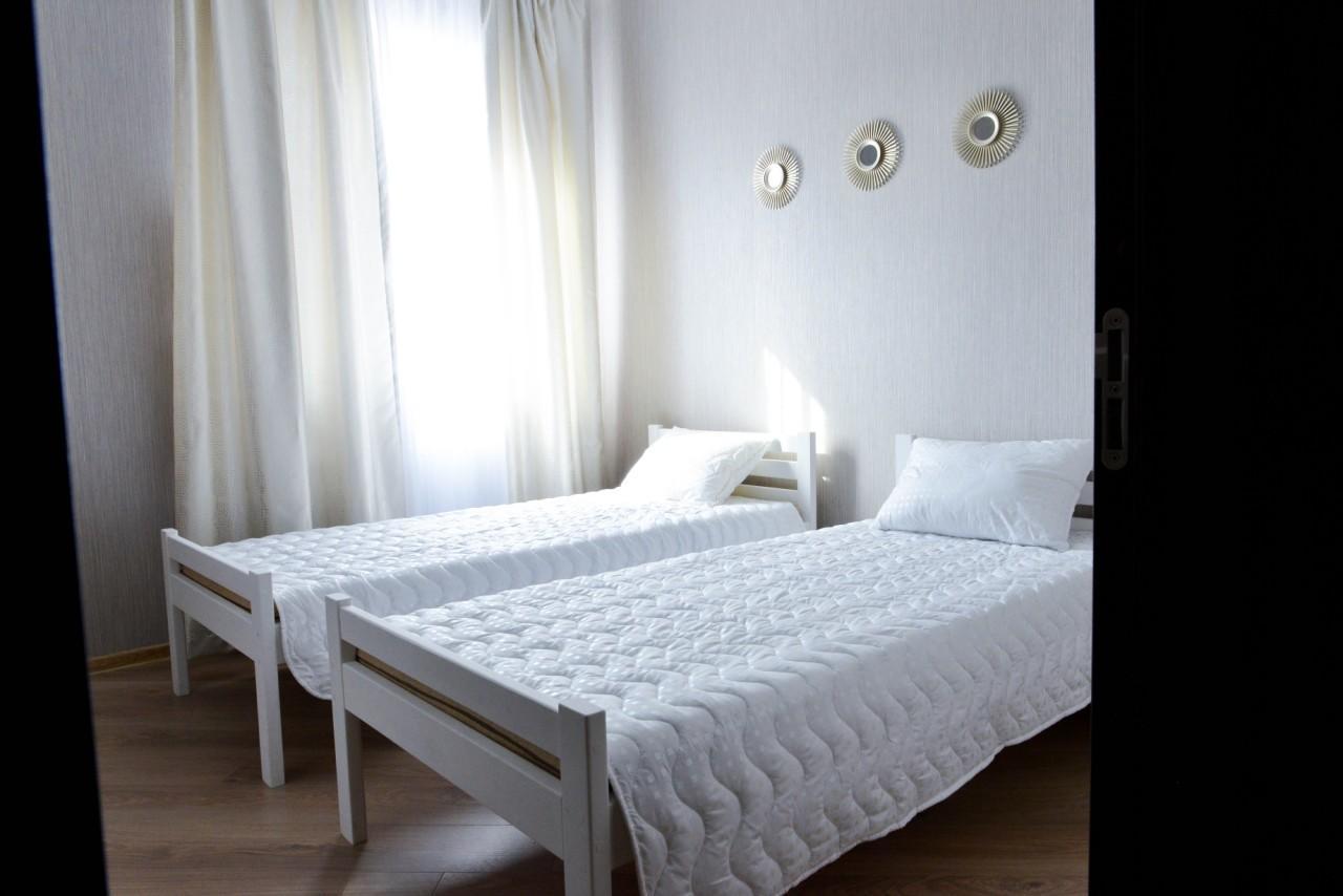 Grad Hotel Ashmyany Esterno foto